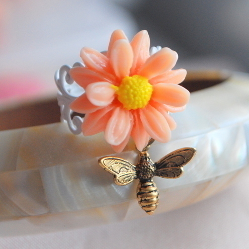 Daisy & Honey Bee Ring